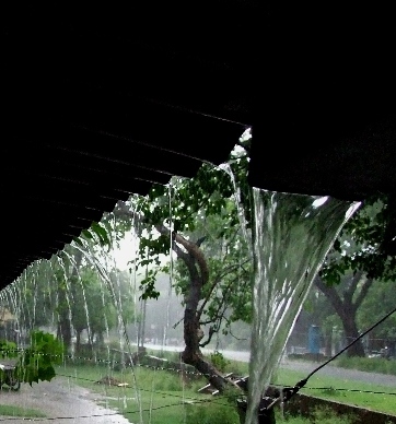 On a rainy day (Jamshedpur, India, June, 2007)